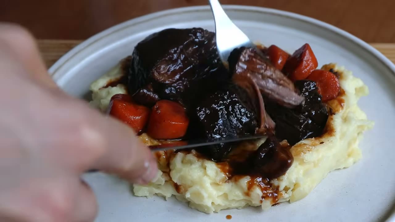 La carne deshaciéndose con el tenedor